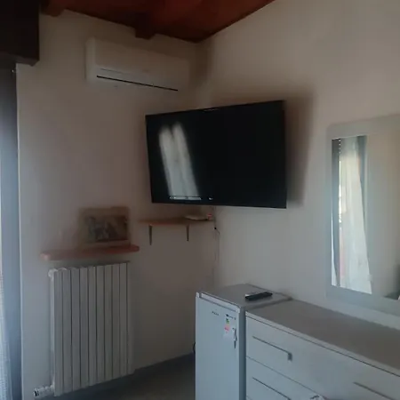 Casa Iside Pensión 3*
